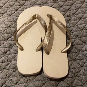 Thick strap gold havianas